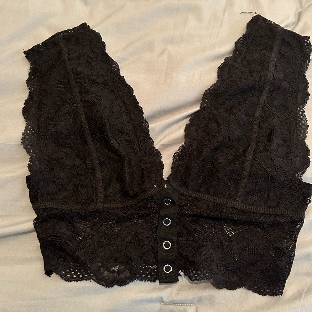 Grey bandit black lace cropped tank